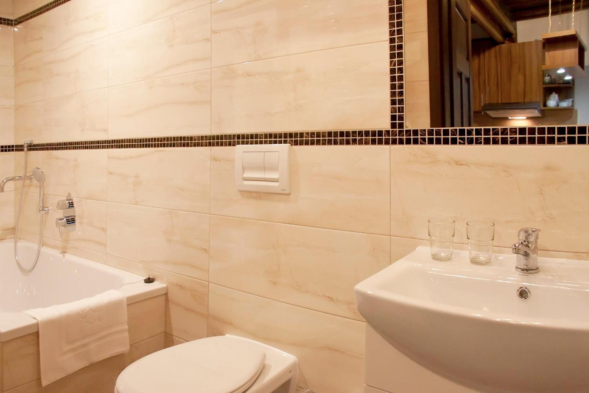 Apartamenty Hotelu Pod Orlem ทอรูน ภายนอก รูปภาพ